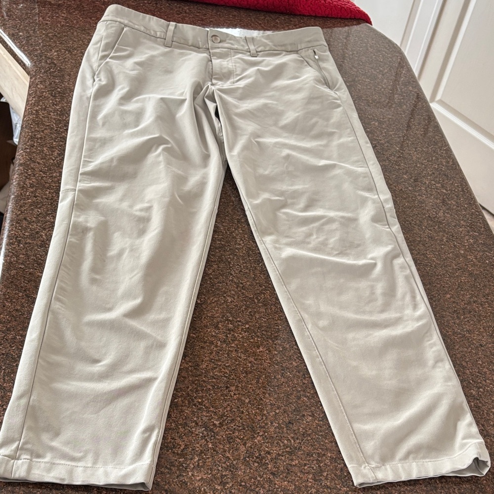 lululemon athletica Men's Light Khaki Chinos-32